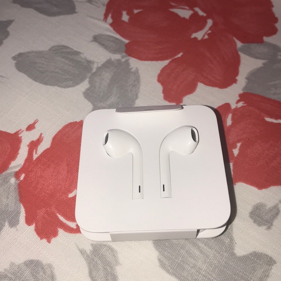 Apple Accessories - Apple Earbuds - Brand New - Never Opened